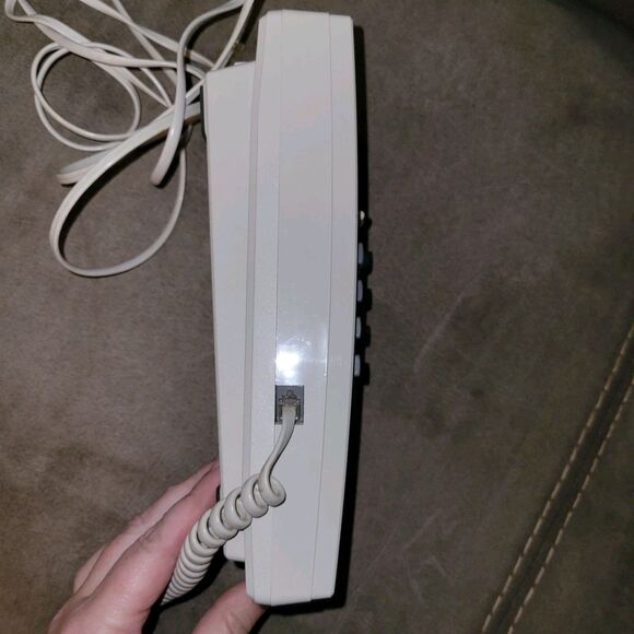 GE 2-9168A Corded Pushbutton Office Telephone with 12 Number Memory - Picture 5 of 7